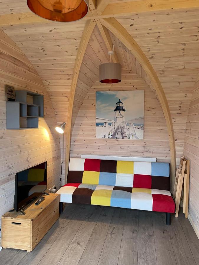 Hedgehog Glamping Pod School House Farm Hotel Leighton  Luaran gambar