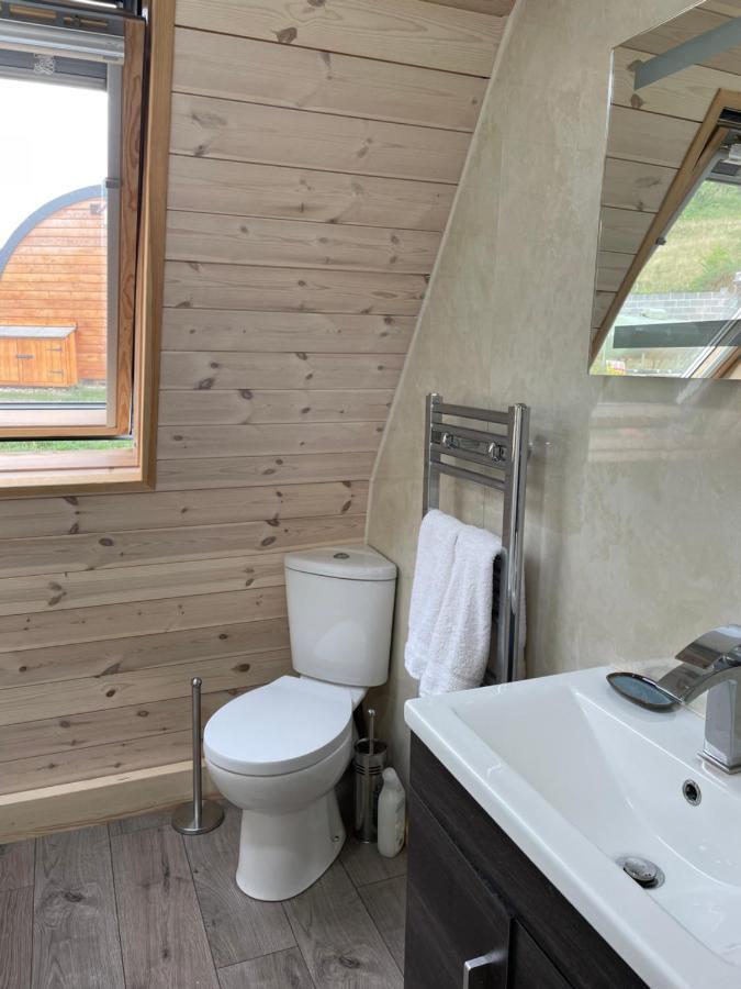 Hedgehog Glamping Pod School House Farm Hotel Leighton  Luaran gambar
